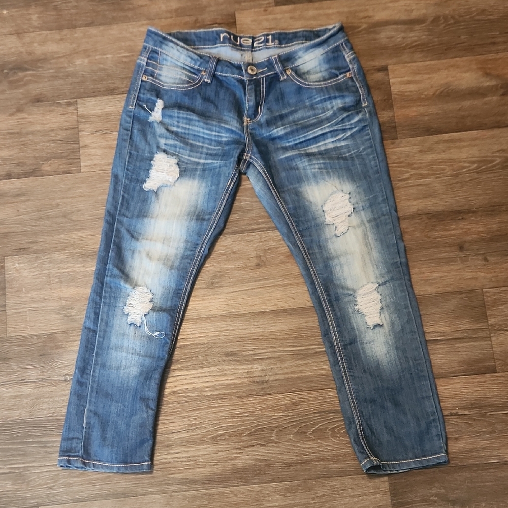 Rue 21 Distressed Jean Capris - Size 5/6